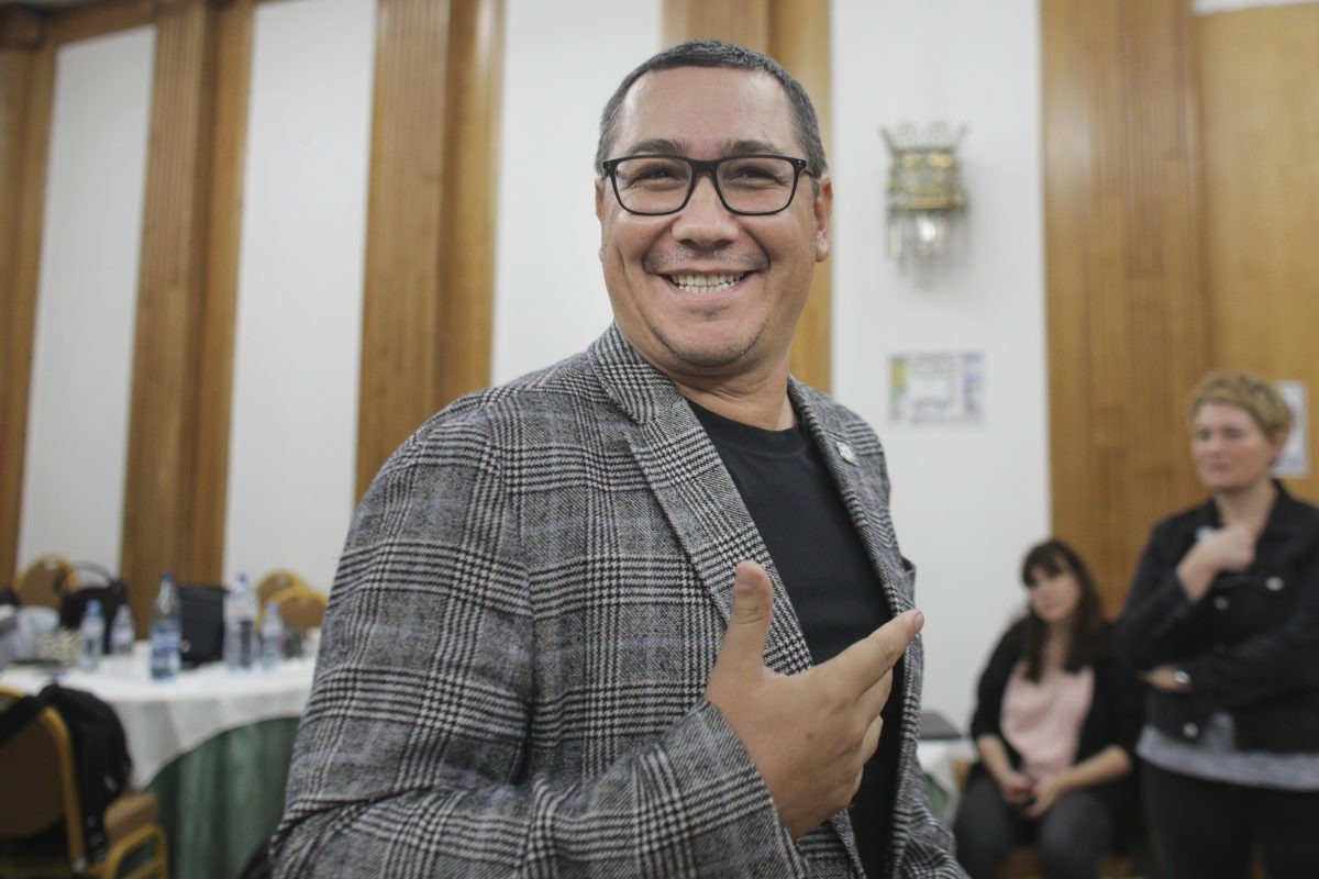 Dominic Fritz acuză PSD de cinism în contextul solicitării de control la MAE Președintele USR, Dominic Fritz, a criticat dur solicitarea PSD de a trimite Corpul de control al premierului la Ministerul Afacerilor Externe (MAE)