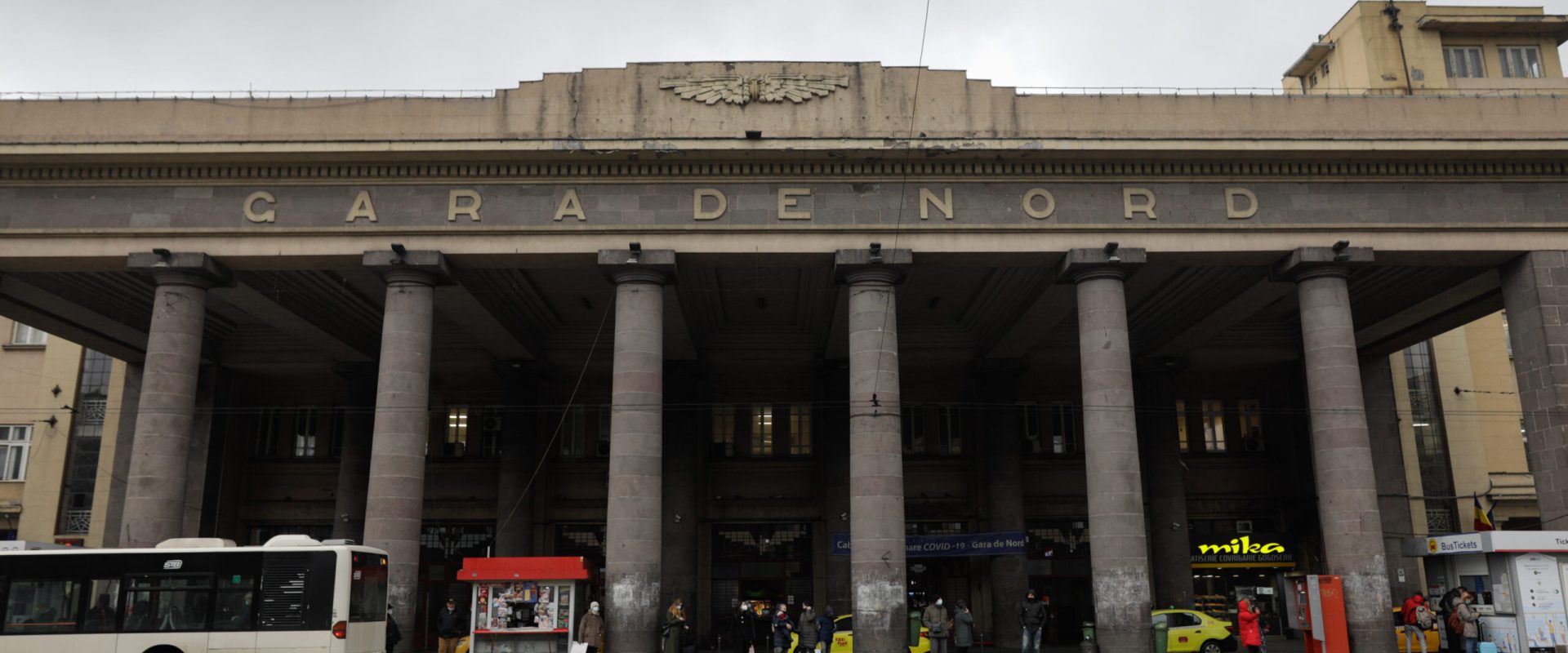 Ancheta europeană la Gara de Nord: Lucrările de modernizare, blocate în ciuda fondurilor europene Parchetul European (EPPO) a demarat o anchetă privind lucrările de reabilitare a Gării de Nord din București, după ce proiectul, finanțat cu fonduri europene, nu a fost demarat, deși au trecut ani de la lansarea primelor discuții