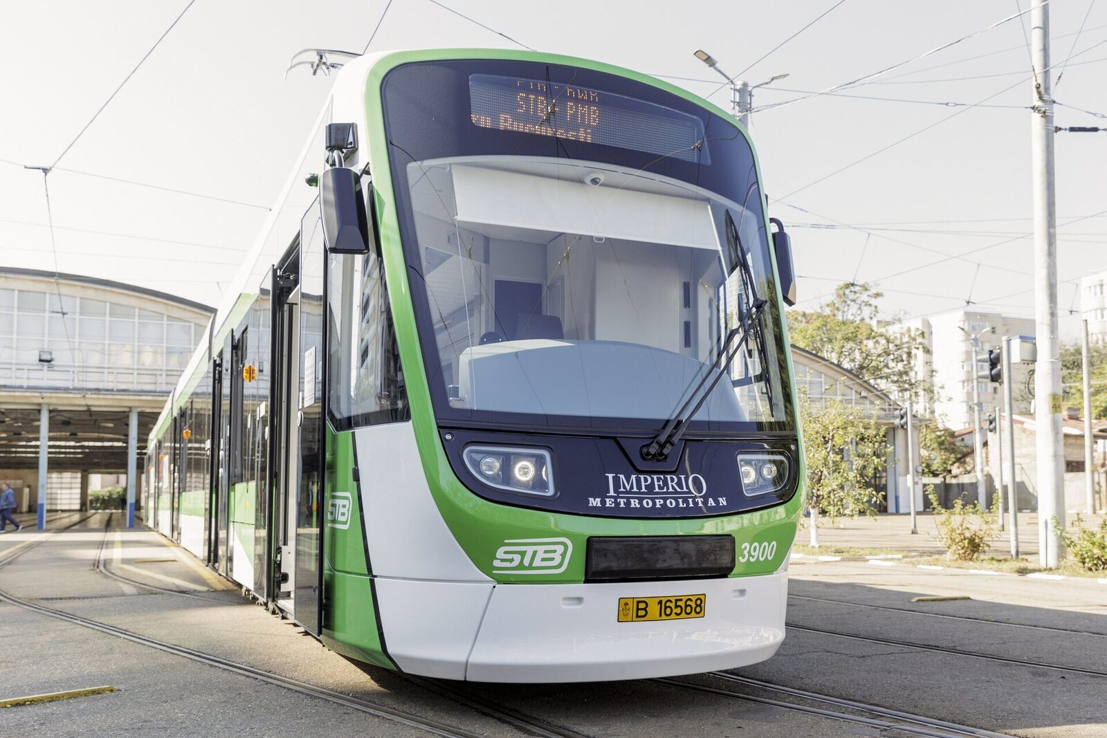 Capitala vrea să cumpere 100 de tramvaie noi pentru 2,1 miliarde de lei Primăria Municipiului București intenționează să lanseze licitații în 2026 pentru achiziția a 100 de tramvaie noi, din gama de 36 de metri