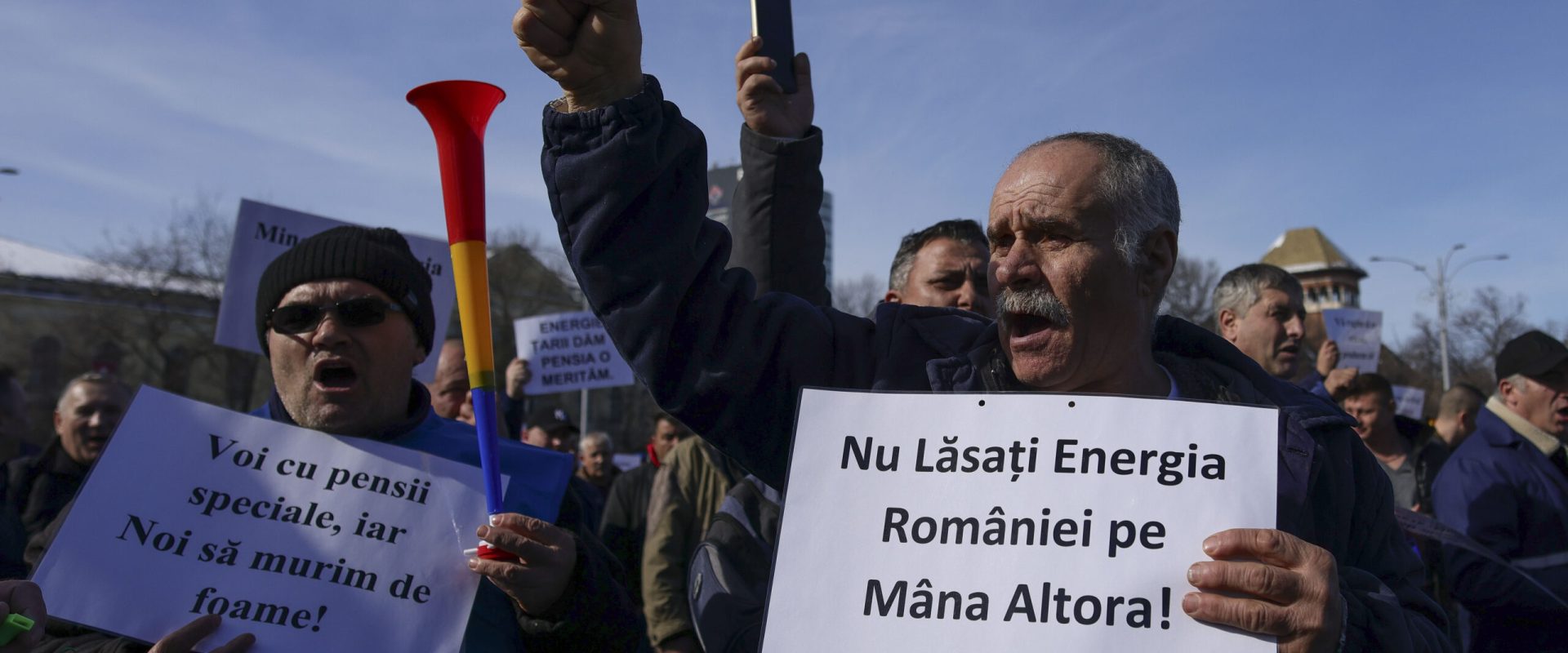 Minerii din Oltenia, gata de protest în Piața Victoriei Minerii de la Complexul Energetic Oltenia (CEO) sunt așteptați să protesteze marți, 24 martie 2026, în Piața Victoriei, în fața Guvernului