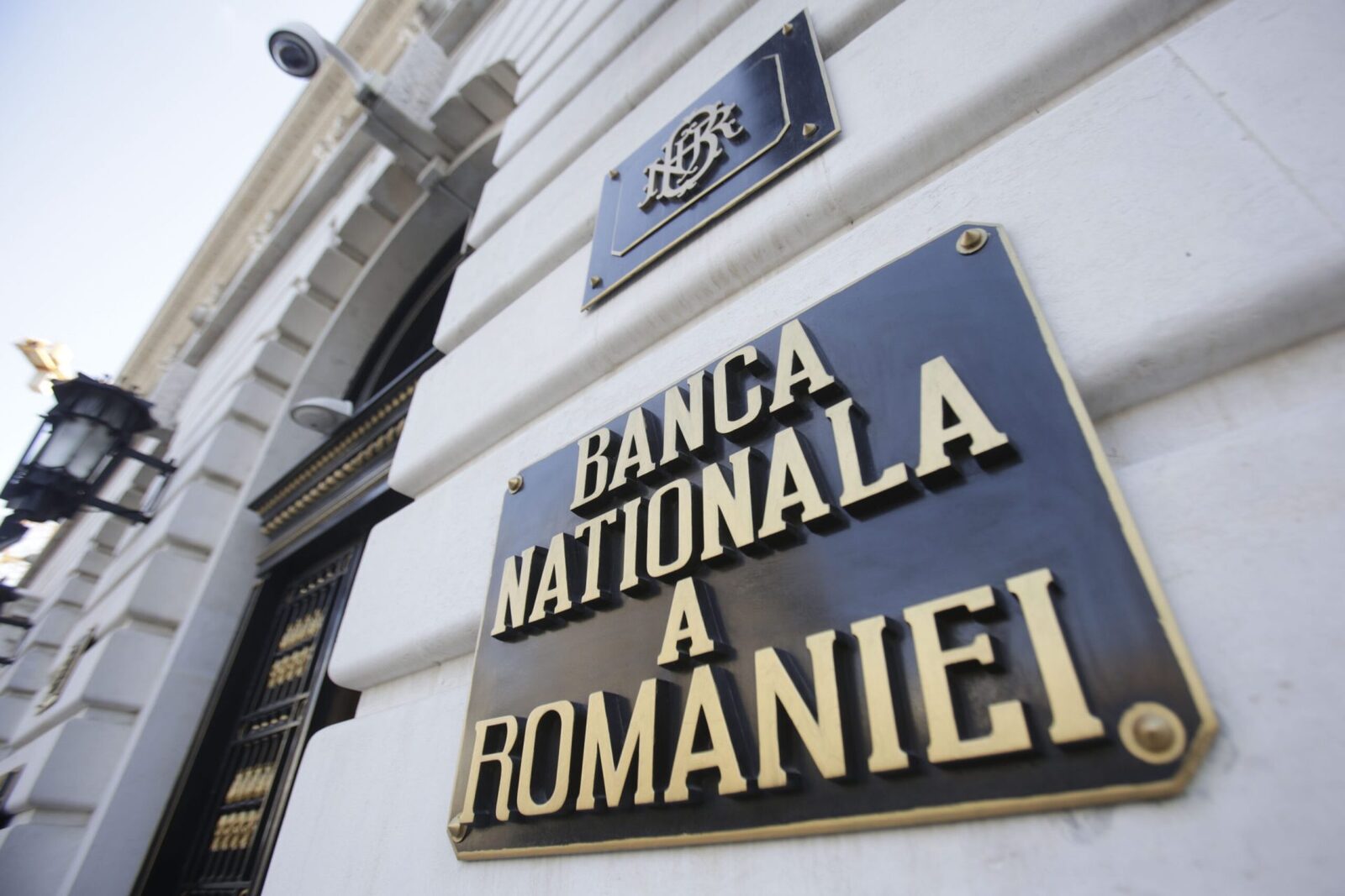 BNR lansează o replică din argint a monedei de 5 lei din 1880 Banca Națională a României (BNR) va lansa, începând cu 16 martie, o reproducere din argint a monedei de cinci lei din anul 1880, cu efigia Regelui Carol I
