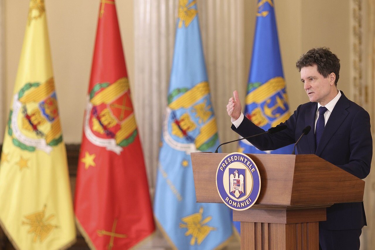 Solicitare comună: Liderii europeni cer revizuirea legislației verzi în energie Președintele României, Klaus Iohannis, și premieri din alte nouă țări europene au adresat o scrisoare comună către Comisia Europeană, solicitând o revizuire rapidă a legislației verzi în domeniul energiei