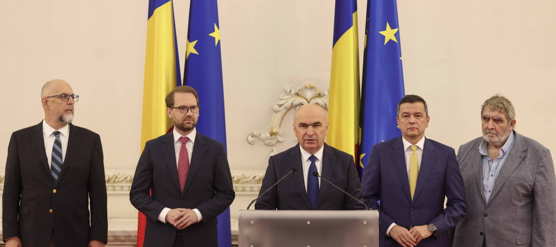 Fritz acuză PSD de incoerență politică, invocând votul moțiunii împotriva Dianei Buzoianu Președintele USR, Dominic Fritz, critică dur Partidul Social Democrat (PSD), acuzându-l de incoerență în acțiunile politice