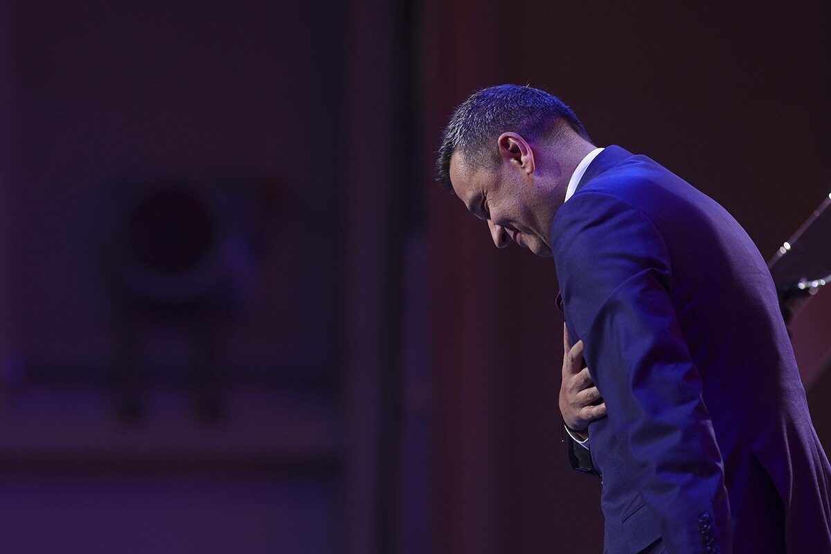 Grindeanu dă startul consultărilor regionale privind viitorul guvernului Președintele PSD, Sorin Grindeanu, va începe vineri, la Slatina, o serie de consultări regionale cu liderii locali ai partidului