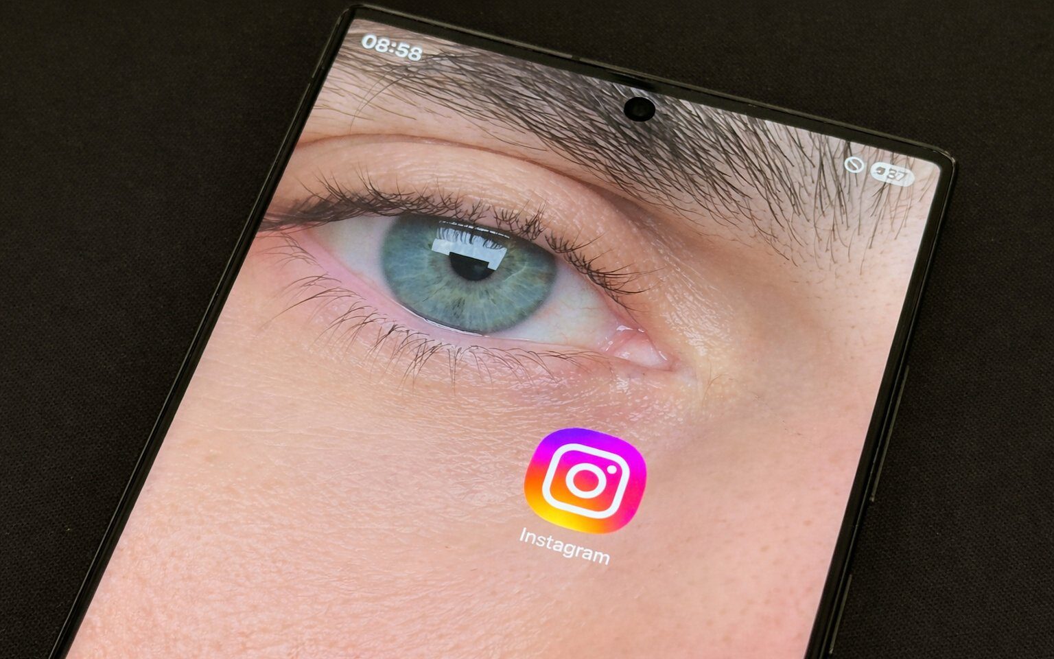 Instagram: Mesajele private nu vor mai fi criptate