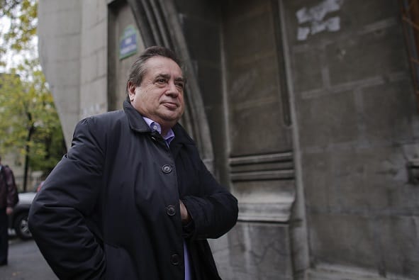 Ioan Niculae, de la miliarde la probleme: Decliniul unui magnat Ioan Niculae, cândva considerat cel mai bogat om de afaceri din România, se confruntă în prezent cu dificultăți financiare semnificative și probleme personale
