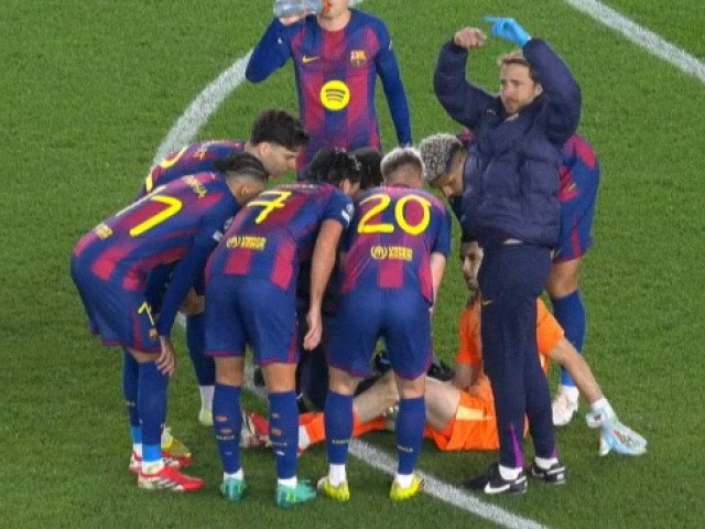 Accidentare neașteptată pentru Barcelona în meciul din Liga Campionilor Barcelona a obținut o victorie importantă în Liga Campionilor, însă bucuria catalanilor a fost umbrită de o accidentare survenită spre finalul partidei