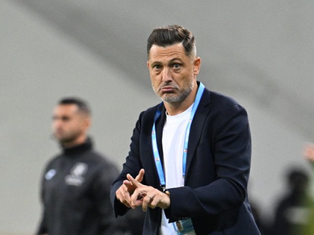 Lovitură de proporții pentru Mirel Rădoi: Două oferte de peste un milion de euro pe masă Fostul selecționer al României, Mirel Rădoi, se află în centrul atenției după ce a primit două oferte de colaborare, ambele evaluând serviciile sale la peste un milion de euro