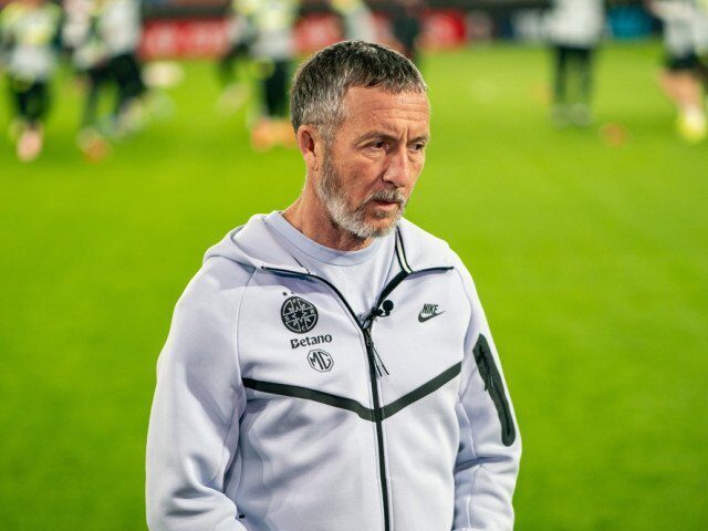 Scandal la Arad: Mihai Stoica, criticat dur după meciul UTA – FCSB Mihai Stoica, oficial al clubului FCSB, se află în centrul unei controverse aprinse după partida de fotbal dintre UTA Arad și FCSB