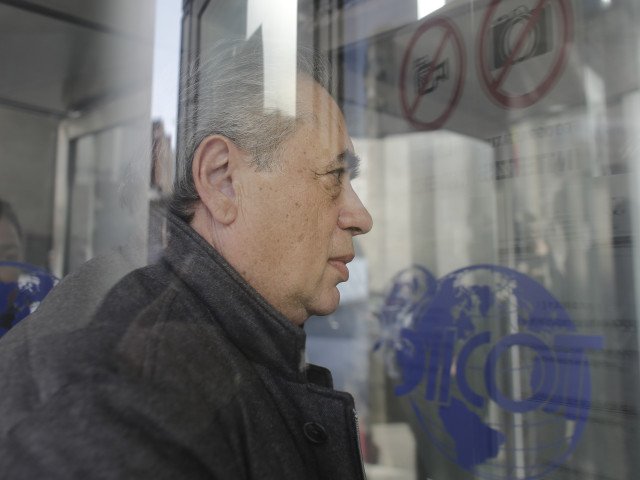 Afaceristul român a pierdut o avere impresionantă și se confruntă cu noi dificultăți Ion Țiriac, unul dintre cei mai bogați români, a suferit o diminuare dramatică a averii sale, estimată anterior la 1,2 miliarde de euro