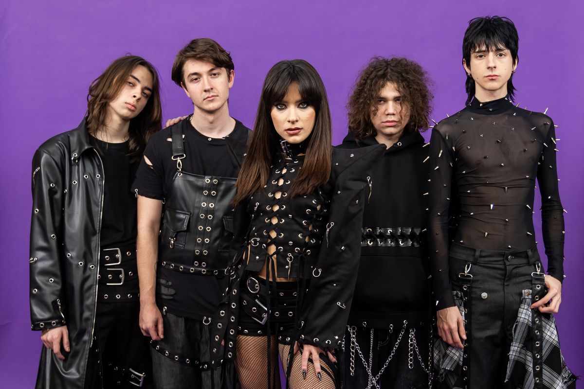 „Choke Me” va reprezenta România la Eurovision 2026: Alexandra Căpitănescu cucerește Selecția Națională Bucurie mare pentru fanii Eurovision din România! Piesa „Choke Me”, interpretată de Alexandra Căpitănescu, a câștigat Selecția Națională 2026 și va reprezenta țara noastră la competiția europeană de muzică
