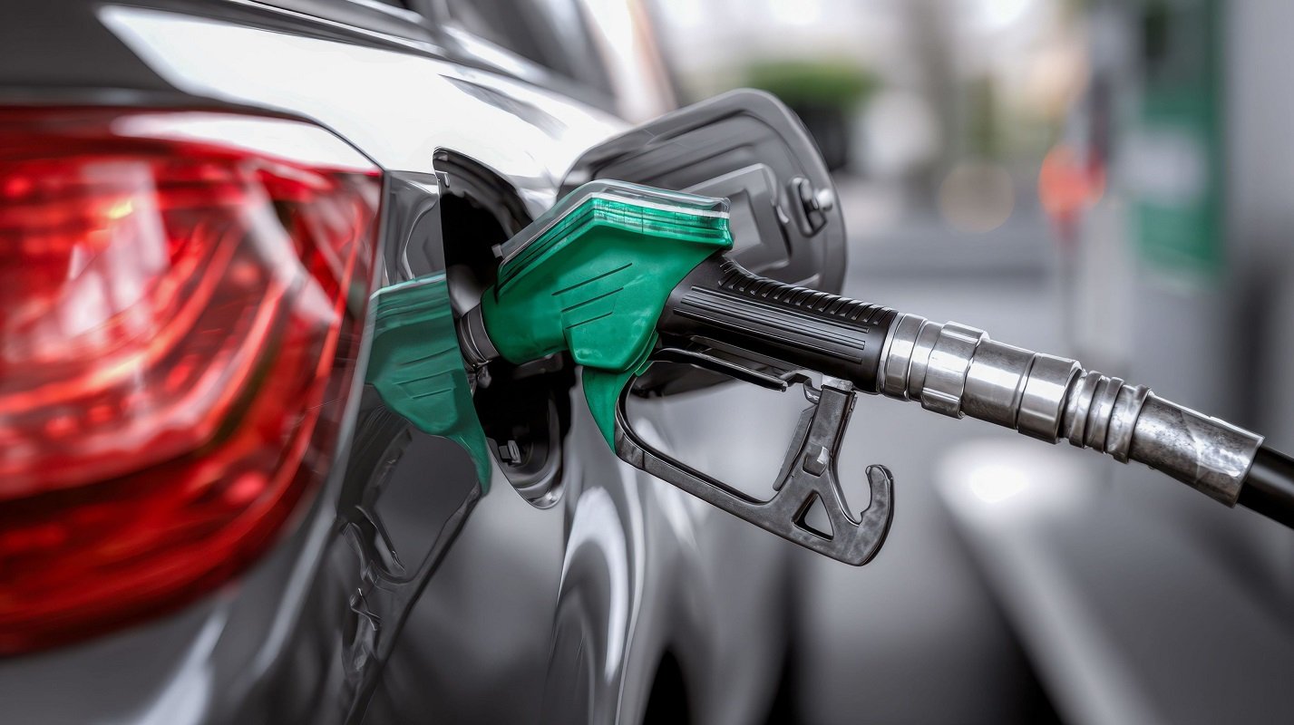Economie la pompă: Cum să conduci eficient pentru a reduce consumul de carburant În contextul prețurilor ridicate la combustibili, optimizarea consumului mașinii devine o prioritate pentru mulți șoferi