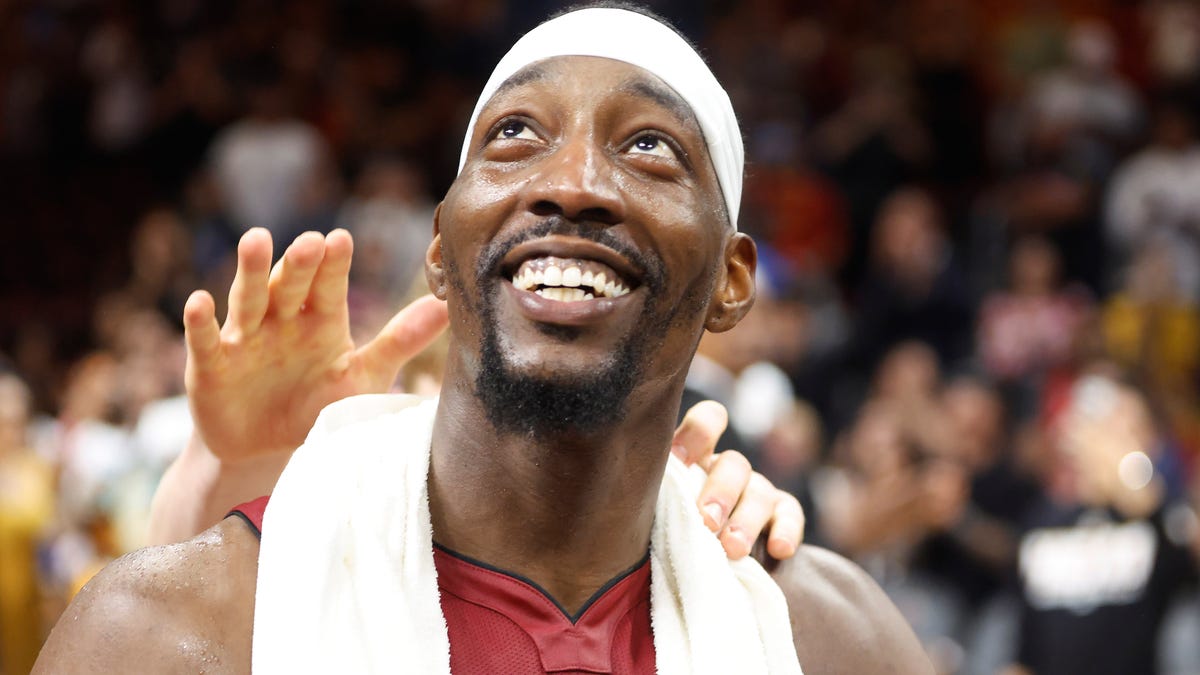 LeBron James reacts to Bam Adebayo's 83-point eruption