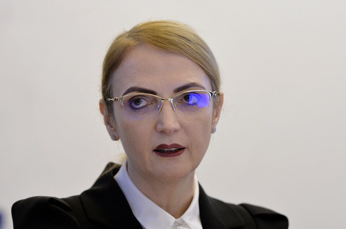 Judecătorii din dosarul Digi-Mitico Dragomir, schimbați de Înalta Curte Un complet al Înaltei Curți de Casație și Justiție a decis recuzarea judecătorilor Aida Popa, Simona Cârnaru și Oana Burnel din dosarul de corupție Digi-Mitico Dragomir