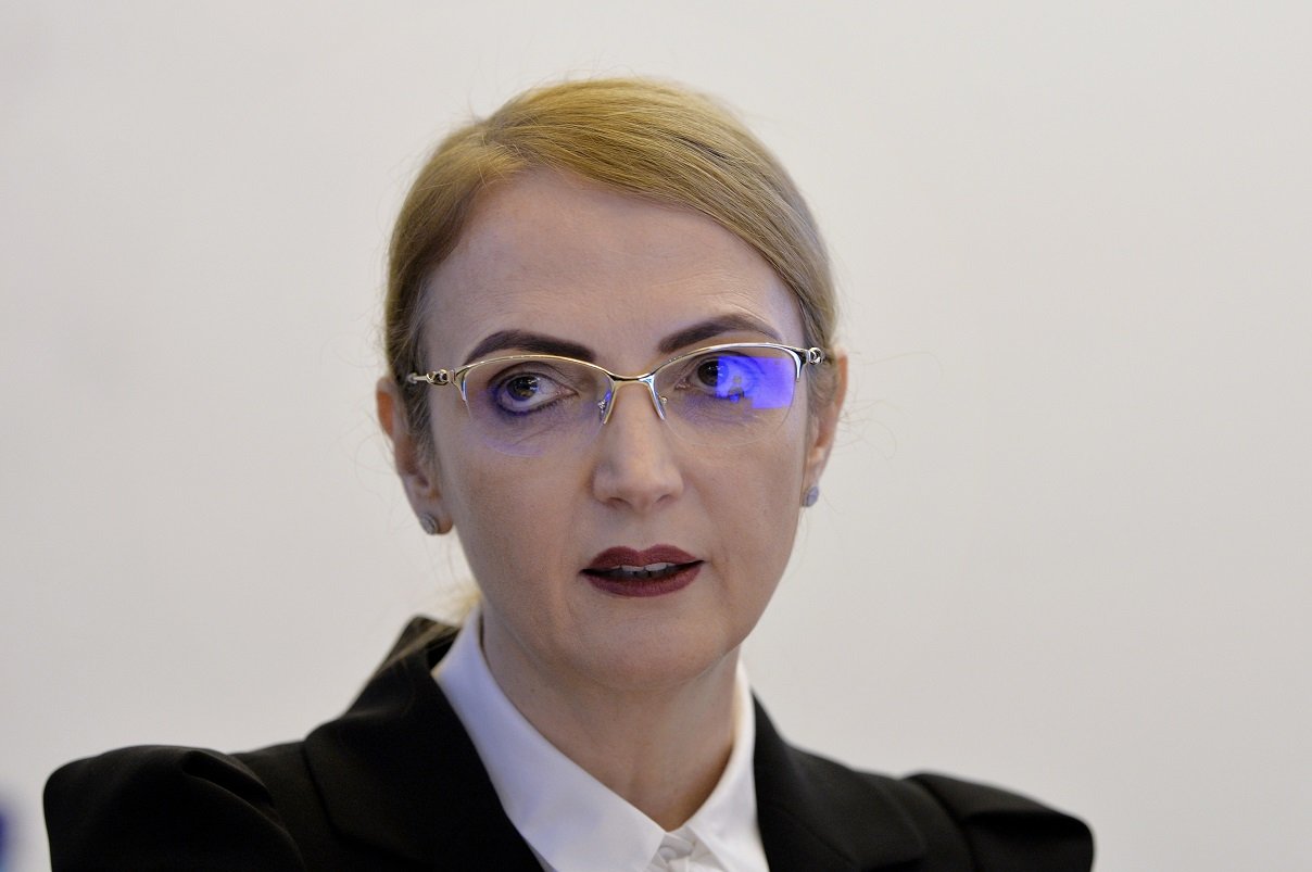 Judecătorii din dosarul Digi-Mitico Dragomir, schimbați de Înalta Curte Un complet al Înaltei Curți de Casație și Justiție a decis recuzarea judecătorilor Aida Popa, Simona Cârnaru și Oana Burnel din dosarul de corupție Digi-Mitico Dragomir