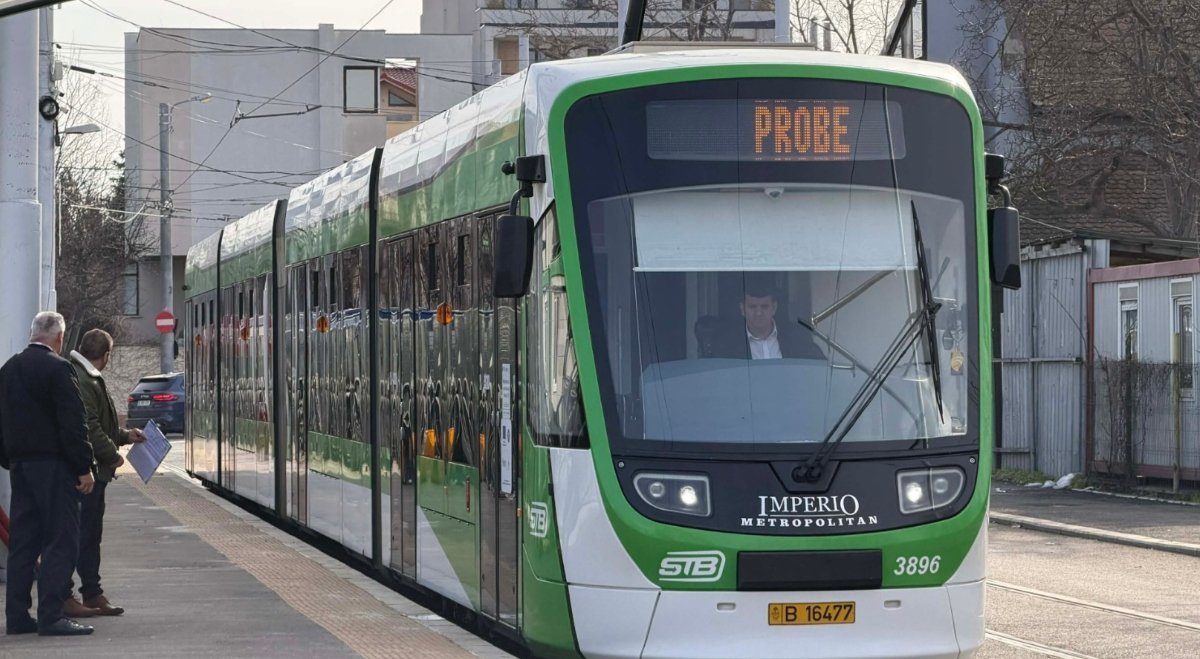 Tramvaiele liniei 5 au revenit pe traseu după opt ani de pauză Bucureștenii au din nou la dispoziție tramvaiele liniei 5, care au fost redeschise astăzi, la prânz