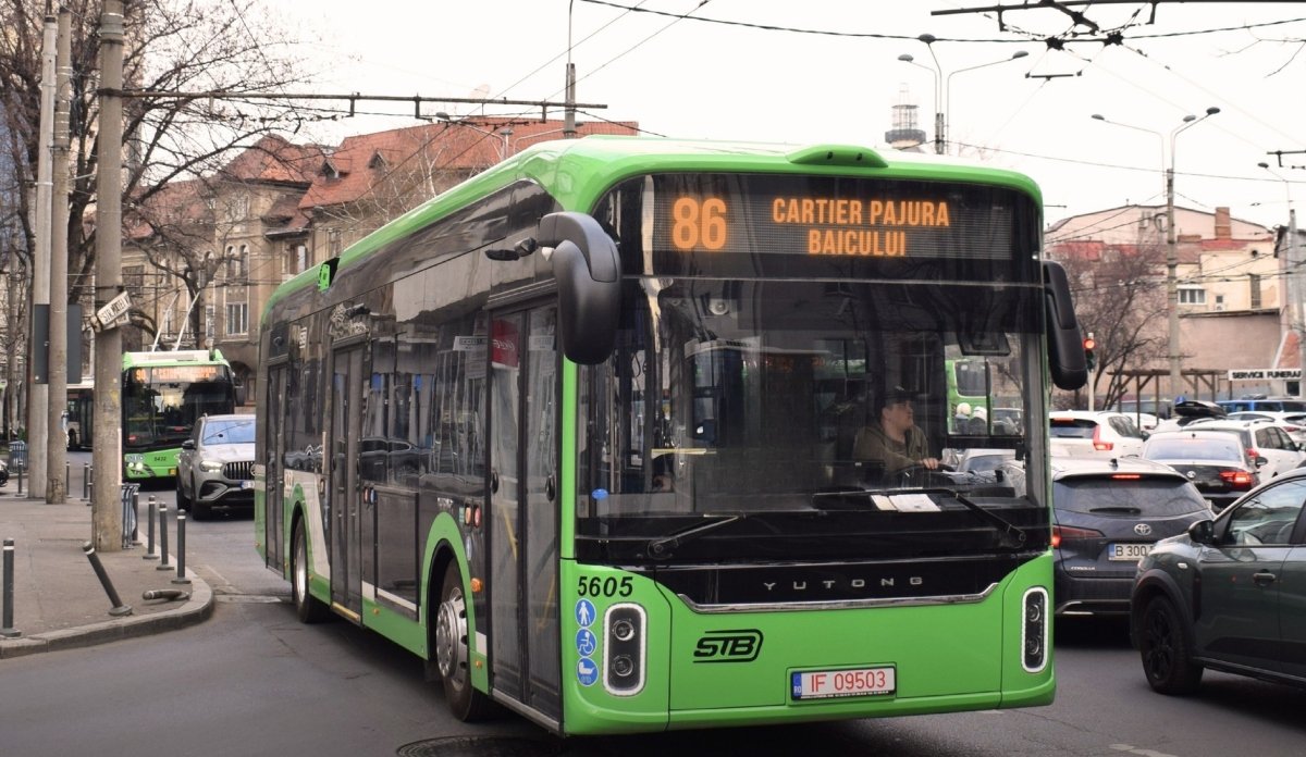 Modificări majore în circulația transportului public din București, începând de astăzi Începând de astăzi, 30 martie 2026, locuitorii Bucureștiului vor resimți o serie de schimbări în ceea ce privește transportul public