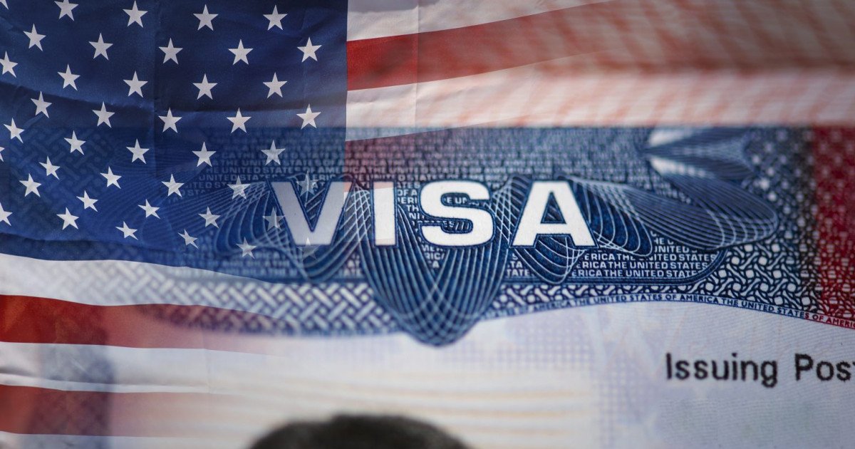 SUA impune garanții de 15.000 de dolari pentru vizele cetățenilor din tot mai multe țări Administrația americană a președintelui Donald Trump va cere cetățenilor din 50 de țări să depună o garanție de 15.000 de dolari pentru a obține vize de intrare în Statele Unite
