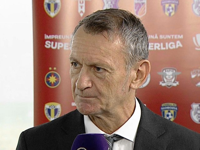 Oltenii, în genunchi: Craiova a pierdut acasă cu FC Argeș Universitatea Craiova a suferit o înfrângere surprinzătoare pe teren propriu în fața celor de la FC Argeș, scor 0-1, într-un meci din cadrul campionatului