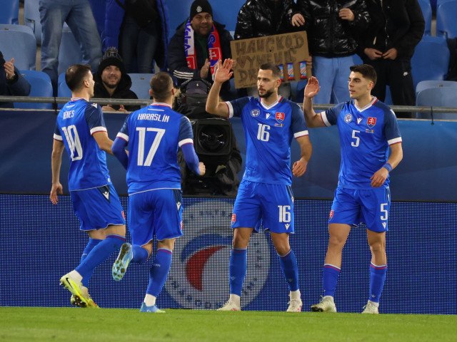 Echipa națională a României a pierdut meciul amical cu Slovacia, scor 2-0, într-o partidă disputată la Bratislava