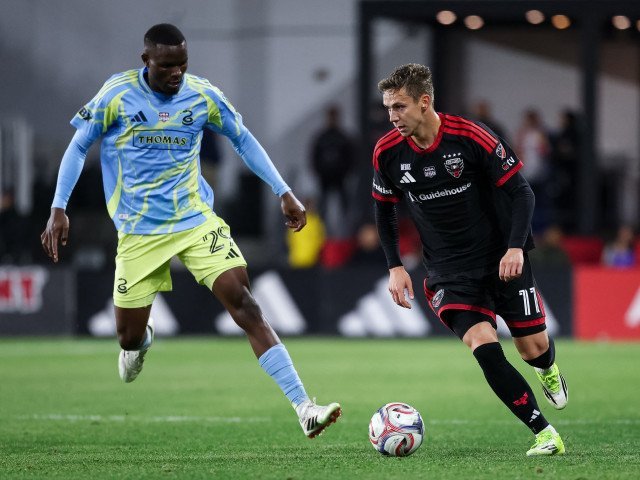 Louis Munteanu, 10 milioane euro și bonusuri