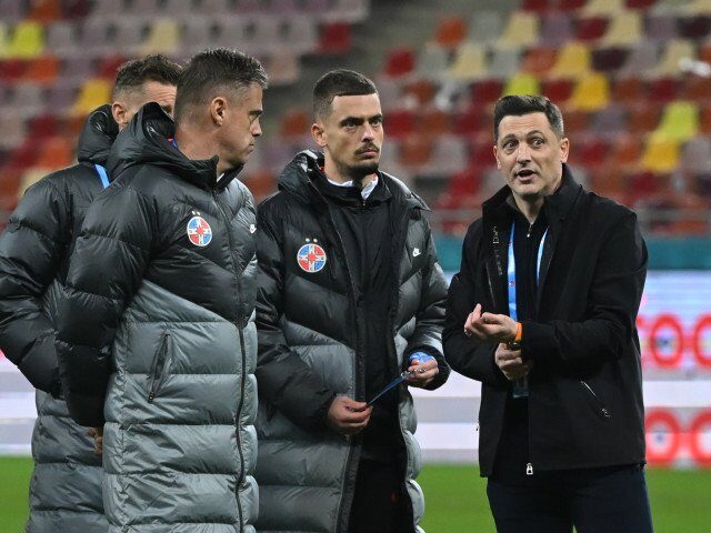 Rădoi analizează jocul FCSB după remiza cu Metaloglobus și vorbește despre starea lui Olaru București – Mirel Rădoi, antrenorul echipei FCSB, a identificat principalele probleme cu care se confruntă echipa sa, după meciul de debut în amical cu Metaloglobus, încheiat cu scorul de 1-1