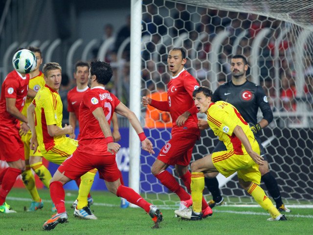 Victorie istorică pentru România în deplasare contra Turciei Echipa națională de fotbal a României a obținut o victorie importantă în deplasare, în fața Turciei, scorul ultimului meci fiind unul categoric, care aduce speranțe fanilor
