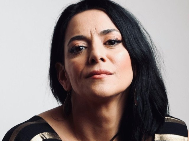 Analia Selis vorbește despre divorțul dureros: „a fost cel mai negru moment din viața mea” București – Analia Selis, cunoscuta cântăreață de origine argentiniană, a deschis sufletul despre divorțul de violoncelistul Răzvan Suma, la șapte ani de la despărțirea lor