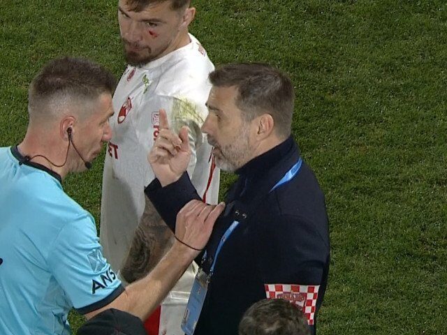Verdictul lui Marius Avram despre momentul controversat din CFR Cluj – Dinamo Fostul arbitru FIFA, Marius Avram, a analizat faza controversată din meciul CFR Cluj – Dinamo, meci care a dus la o ieșire nervoasă a antrenorului dinamovist Zeljko Kopic