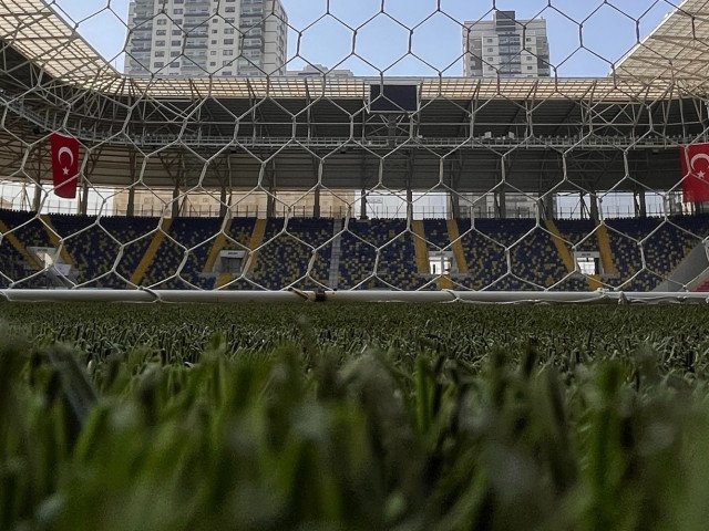 Mircea Lucescu, antrenorul român cu o carieră impresionantă, a lăsat o amprentă durabilă la Beșiktaș, clubul turc unde a activat ca antrenor