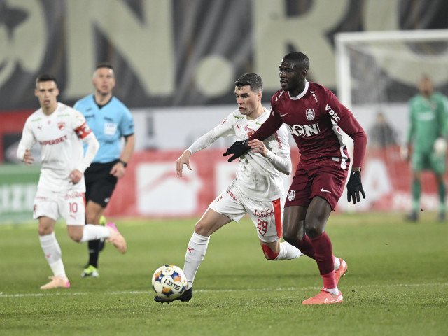 CFR Cluj își continuă supremația: victorie clară împotriva lui Dinamo CFR Cluj a învins Dinamo București cu scorul de 2-0, consolidându-și poziția de lider în SuperLigă și stabilind un nou record de victorii consecutive