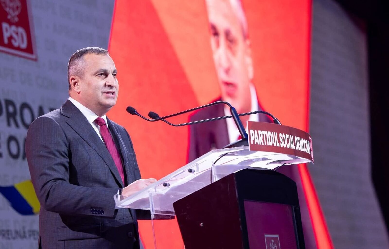Grindeanu și liderii PSD se reunesc la Slatina, în feuda lui Stănescu, pentru consultări regionale Slatina, Olt – Conducerea centrală a Partidului Social Democrat, în frunte cu Sorin Grindeanu, se deplasează astăzi la Slatina, fief-ul influentului baron local Paul Stănescu, pentru prima dintr-o serie de opt întâlniri regionale