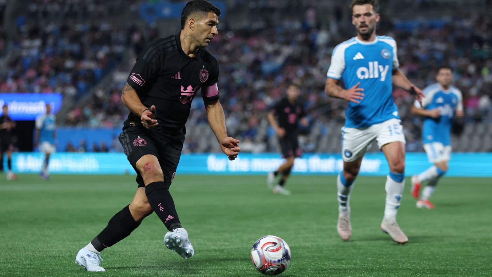 Messi și De Paul, odihniți, dar Inter Miami scoate un egal la Charlotte Charlotte, SUA – Inter Miami, fără starurile Lionel Messi și Rodrigo De Paul, a reușit să obțină un egal alb, scor 0-0, în deplasarea de la Charlotte FC