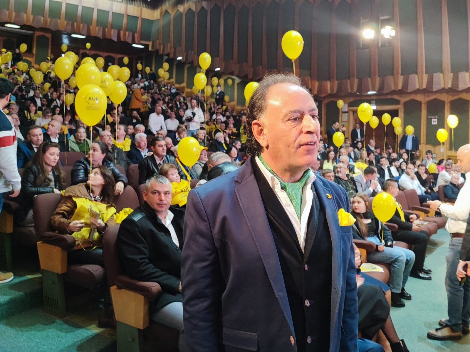 Murad (aur): Nu plec, dar votez proiecte bune pentru țară