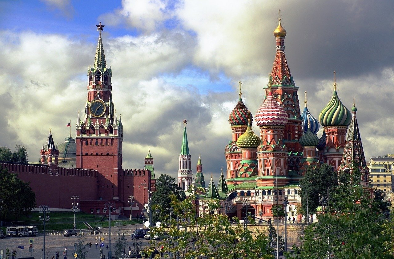 Român condamnat la 15 ani de închisoare în Rusia pentru spionaj în favoarea Ucrainei Un cetățean român a fost condamnat joi de un tribunal din Rusia la 15 ani de închisoare pentru spionaj în favoarea Ucrainei