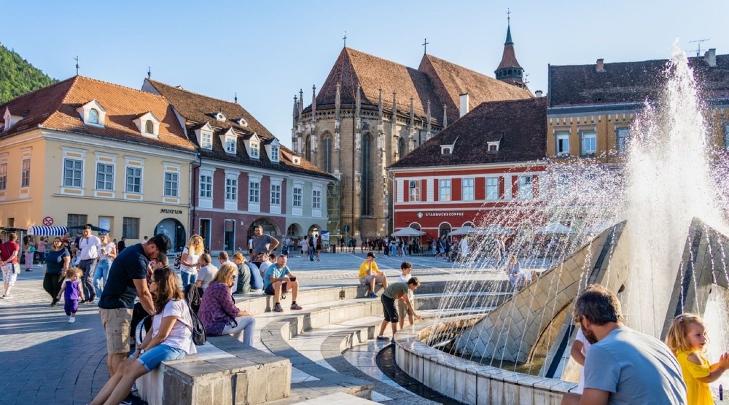 România, destinație tot mai căutată de turiștii britanici România urcă rapid în topul preferințelor turiștilor britanici, ocupând locul al doilea în clasamentul destinațiilor est-europene, imediat după Polonia