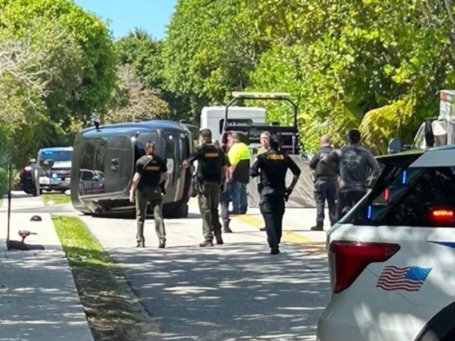 Tiger Woods, implicat într-un accident rutier Legenda golfului mondial, Tiger Woods, a fost implicat într-un accident rutier, marți, 27 februarie, în apropiere de Los Angeles, California