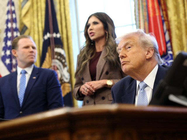 Casa Albă a anunțat măsuri importante privind Iranul Administrația de la Washington a făcut publică o serie de anunțuri cu privire la relația cu Teheranul, marcând o schimbare semnificativă în abordarea diplomatică