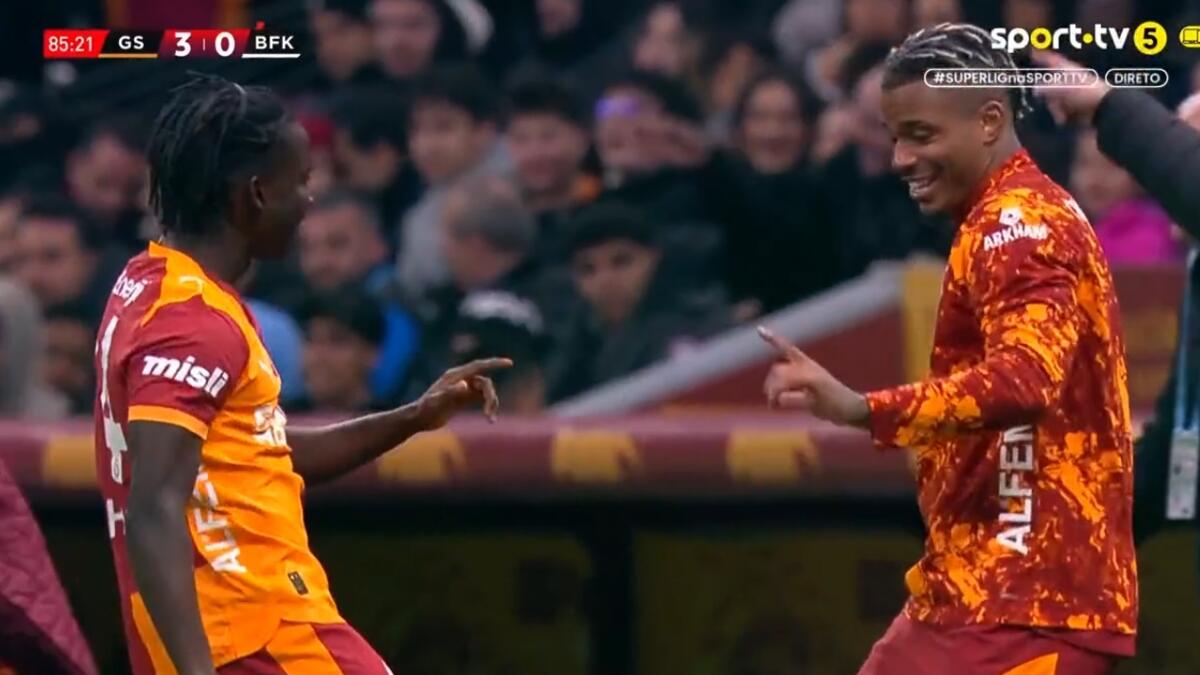 Nhaga, debut cu gol pentru Galatasaray: Dans nebun de bucurie!