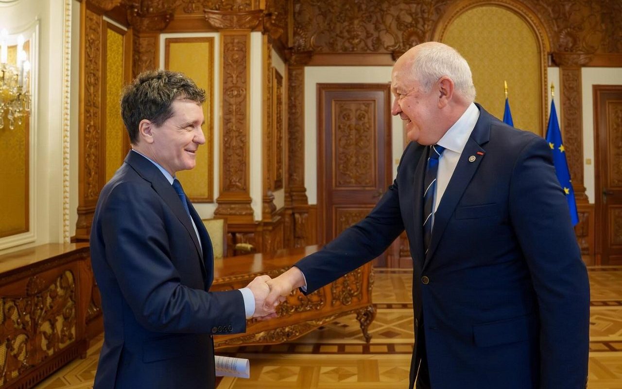 Bucureștiul reconfirmă sprijinul pentru Chișinău: Nicușor Dan, întâlnire cu premierul Moldovei Președintele României, Nicușor Dan, a reafirmat marți angajamentul Bucureștiului față de Republica Moldova, în cadrul unei întâlniri cu prim-ministrul moldovean, Alexandru Munteanu