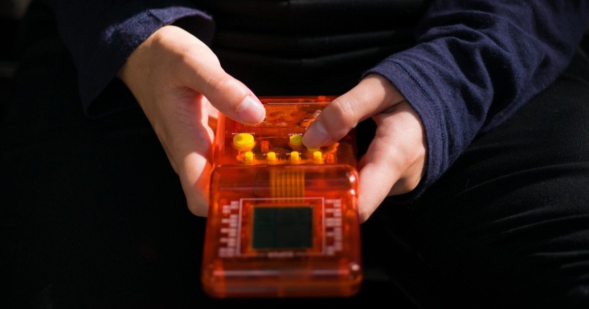 Tetris, cheia spre vindecarea PTSD? Un studiu sugerează o legătură surprinzătoare Un studiu recent, publicat în prestigioasa revistă The Lancet Psychiatry, aduce o perspectivă promițătoare în tratamentul tulburării de stres post-traumatic (PTSD)