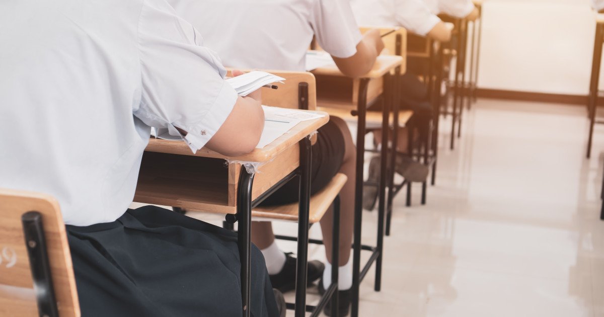 Elevii de clasa a VIII-a susțin proba la limba română la simularea evaluării naționale 2026 București – Astăzi, 16 martie, peste 4.500 de școli din țară organizează simularea evaluării naționale pentru elevii de clasa a VIII-a