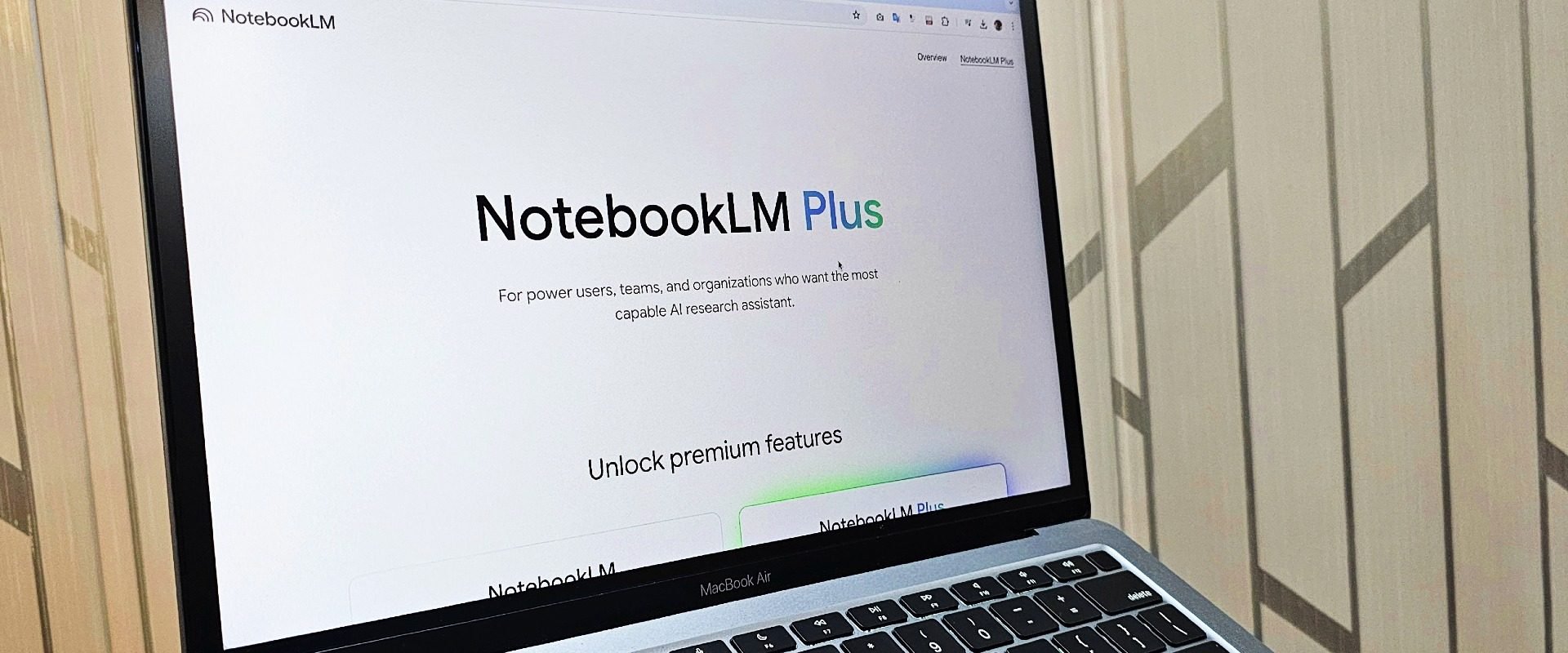 Google lansează videoclipuri „cinematice” generate de inteligența artificială în NotebookLM Google își extinde capabilitățile AI prin introducerea unei noi funcții în NotebookLM, platforma sa de luare de notițe și organizare a informațiilor