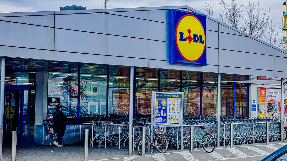 Lidl lansează un nou serviciu: clienții pot rezerva produse din aplicație Lidl introduce un nou serviciu, Click & Pick, prin intermediul căruia clienții pot rezerva articole direct din aplicația Lidl Plus
