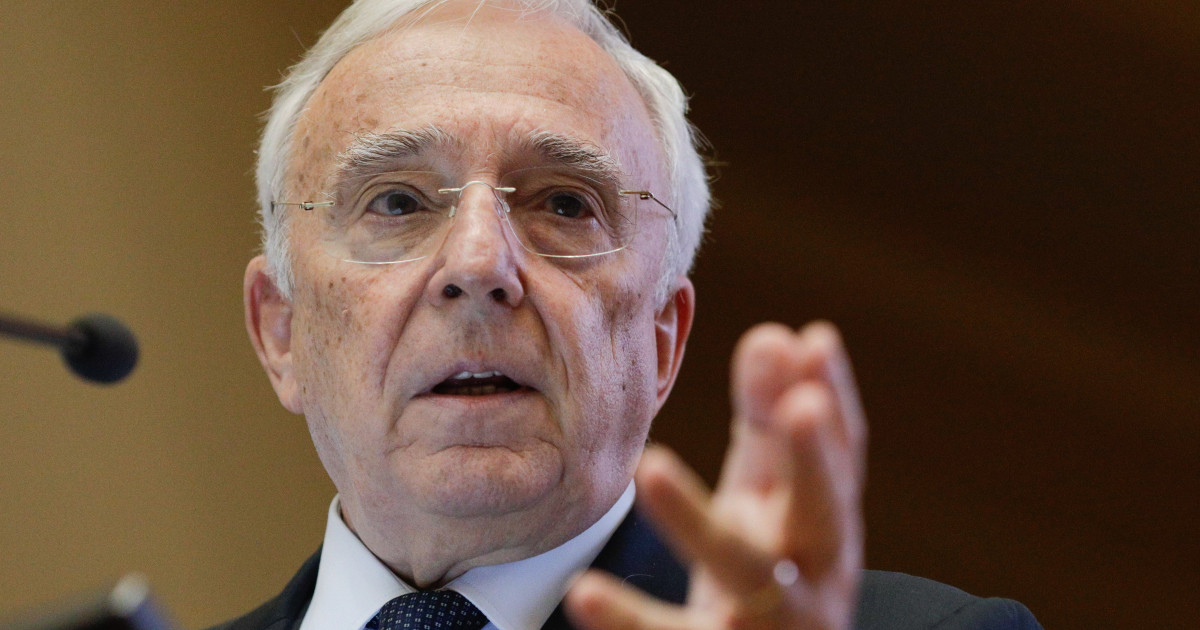 Isărescu trage semnalul de alarmă: Bugetul, sub amenințare. Ajustările fiscale continuă