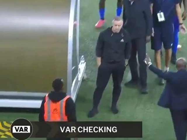 Drama în fotbalul românesc: Golul anulat și penalty-ul fatal Un meci dramatic, cu răsturnări de situație și decizii controversate ale sistemului VAR, a marcat o nouă etapă a fotbalului românesc