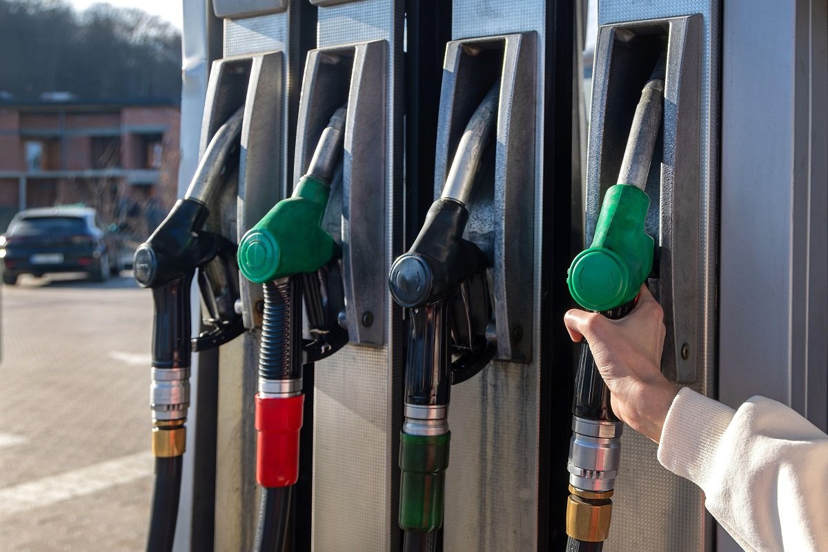 Slovenia Raționează Carburanții: Limită de 50 de Litri pe Zi pentru Șoferi Slovenia a impus restricții temporare privind alimentarea cu carburanți, pe fondul creșterii cererii și al dificultăților în aprovizionare