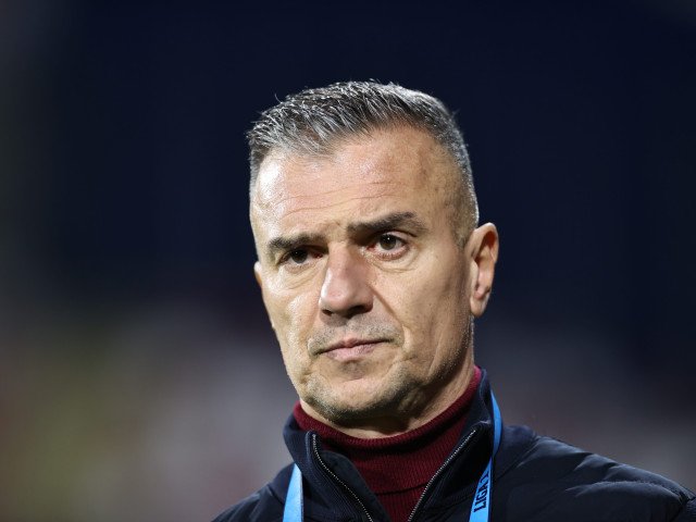 Pancu, după victoria cu CFR: „Doar la asta mă gândesc” – presiunea licenței la Rapid Antrenorul Rapidului, Daniel Pancu, a vorbit despre problema licenței clubului, imediat după înfrângerea cu 1-0 în fața CFR Cluj, din deplasare