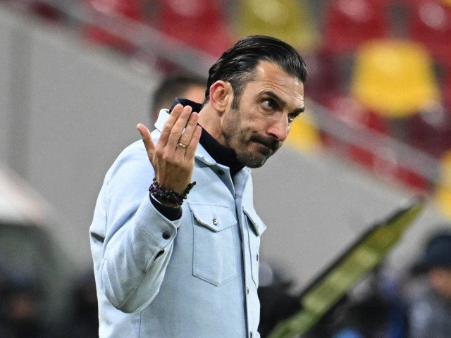 Reacții vehemente în Cipru după plecarea lui Charalambous de la FCSB: Becali, ținta criticilor Elias Charalambous, antrenorul care a condus FCSB-ul spre titlul de campioană a României în sezonul recent încheiat, și-a anunțat demisia