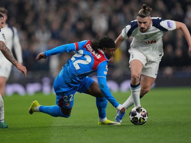 Radu Drăgușin, notat cu 7 în prima repriză a meciului Tottenham – Atletico Madrid Fundașul român Radu Drăgușin a avut o evoluție apreciată în prima repriză a meciului dintre Tottenham și Atletico Madrid, fiind notat cu 7 de către un portal apropiat de clubul englez